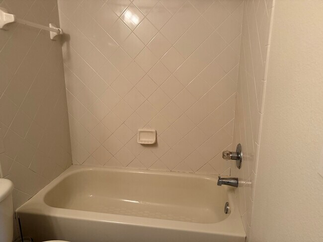 Foto del edificio - 6530 Lake Pembroke Pl