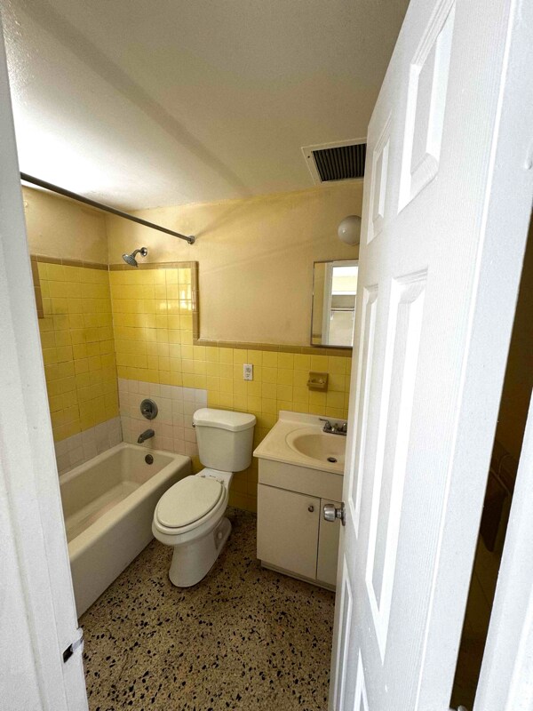 Foto del edificio - 1040 SW 7th St
