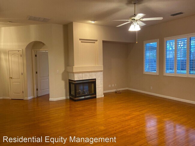Foto del edificio - 3 br, 2 bath House - 108 Buckingham Way