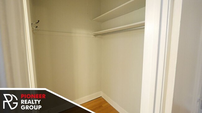 Foto del edificio - 536 W Arlington Pl