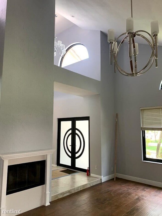 Foto del edificio - 4 br, 2.5 bath House - 10334 NW 6th Ct