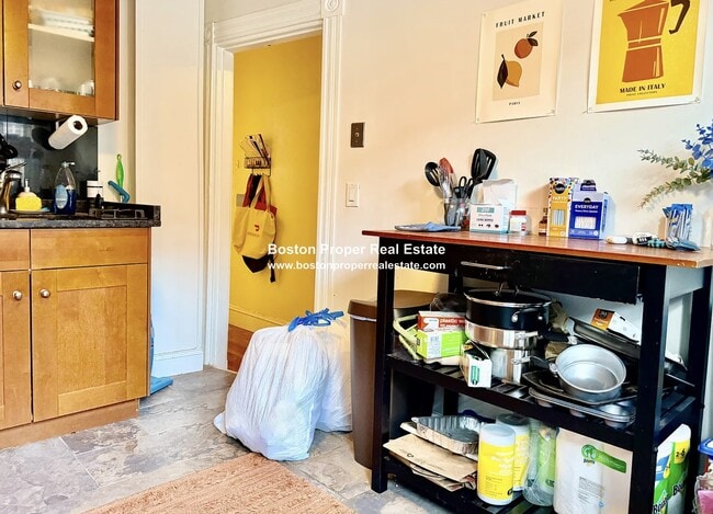 Building Photo - 99 Saint Botolph St