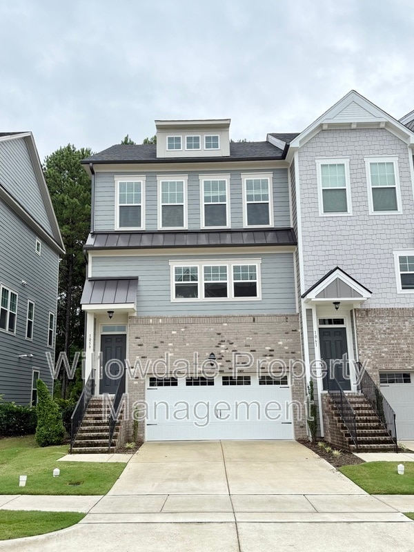 Building Photo - 1059 Lathrop Ln