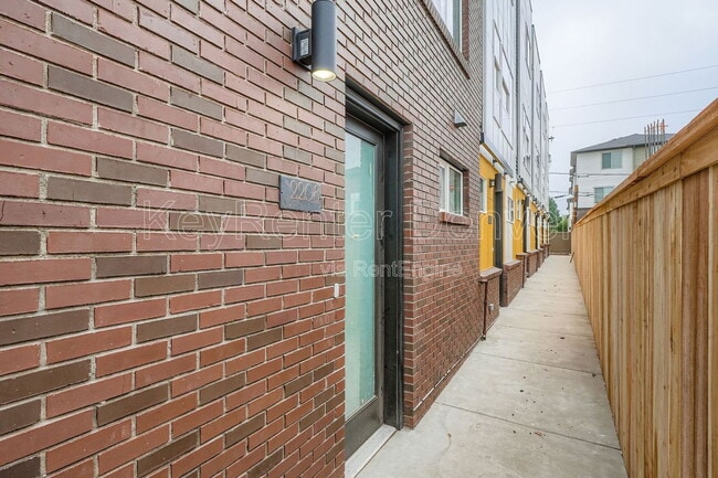 Foto del edificio - 2208 S Albion St