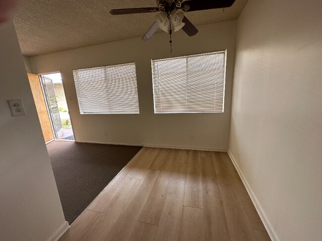 Foto del edificio - 11914 Downey Ave