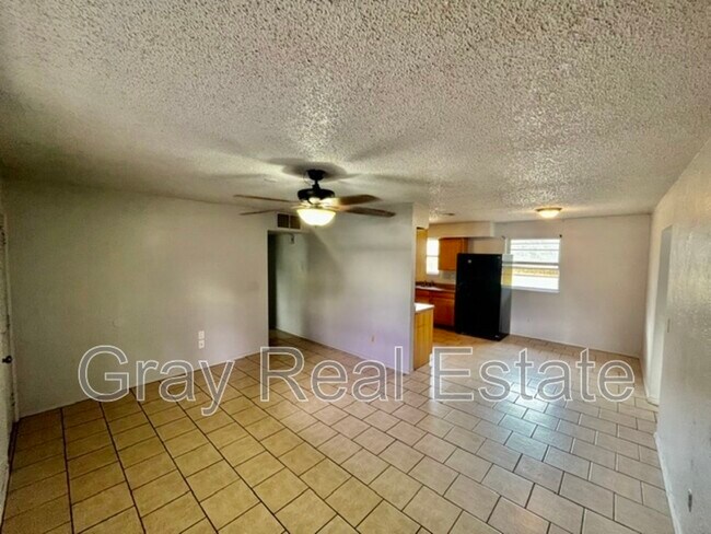Foto del edificio - 3400 Governor Harris Dr