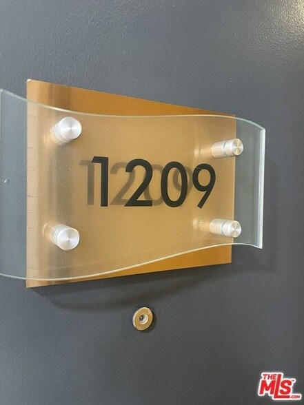 Foto del edificio - 800 W 1st St