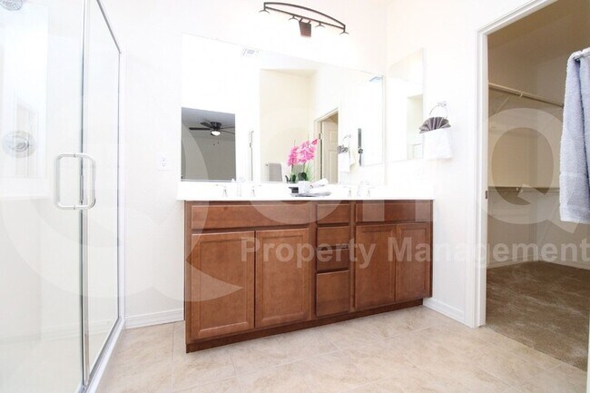 Foto del edificio - 5734 W Getty Dr