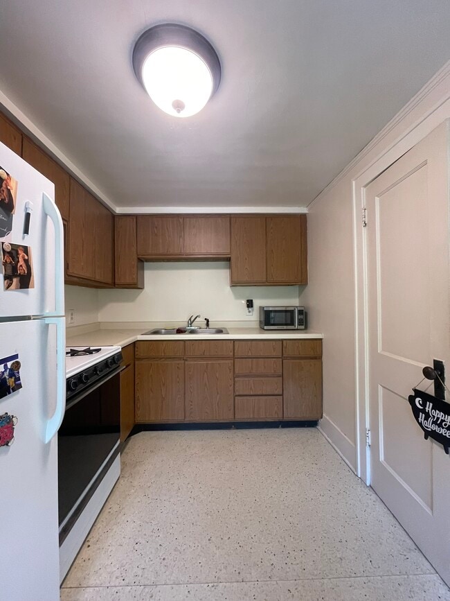Foto del edificio - 148 Marston Ave