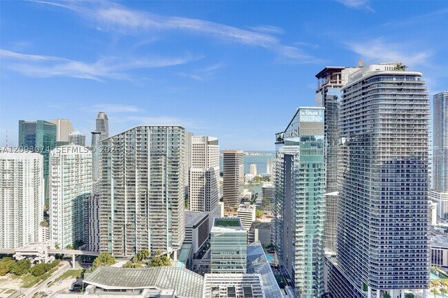 Foto del edificio - 88 SW 7th St