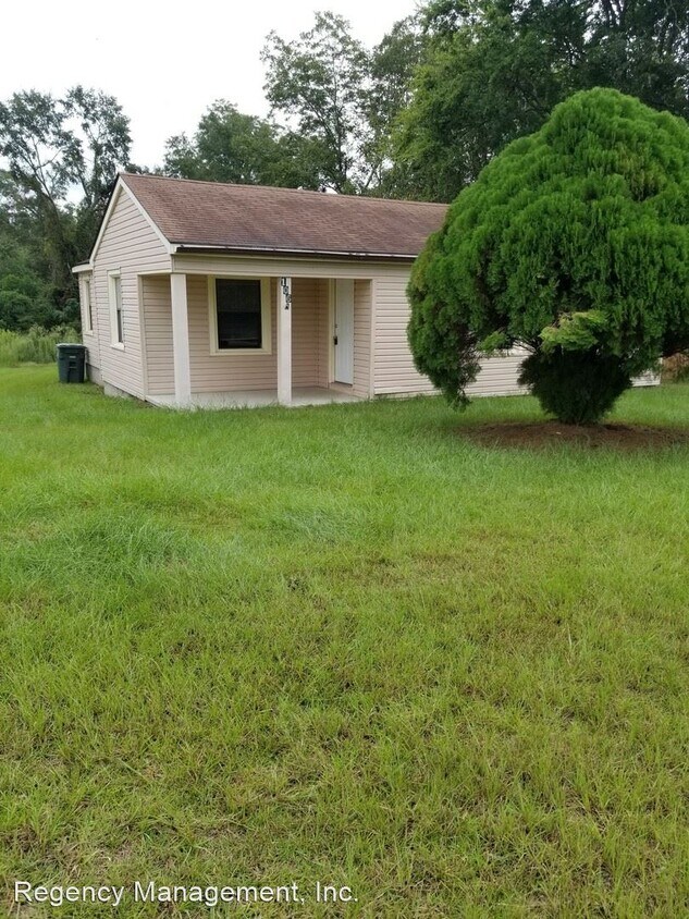 Primary Photo - 2 br, 1 bath House - 106 Airport Rd