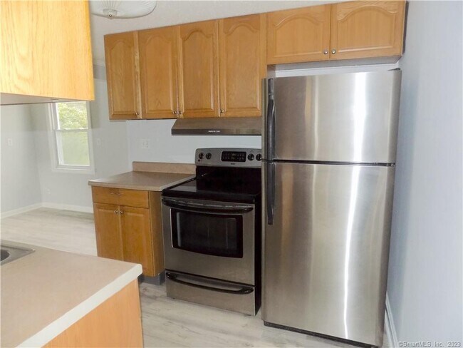 Building Photo - 17 Parkview Rd