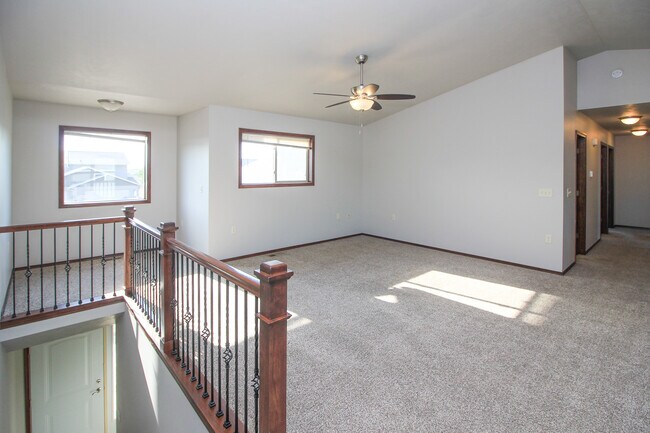 Foto del edificio - 320 Vernon Dr