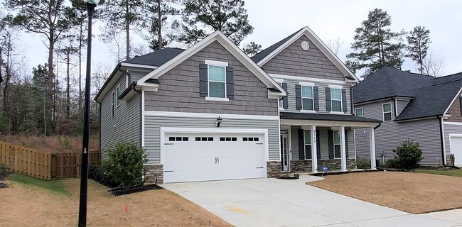 Building Photo - 5 Bedroom 4 Bathroom Home near Fort Gordon...