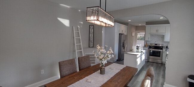 Building Photo - Room in Single Family Home on Formosa Ave