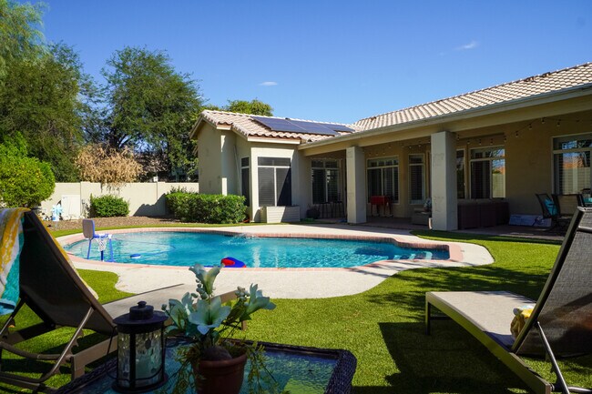 Building Photo - 5514 E Karen Dr