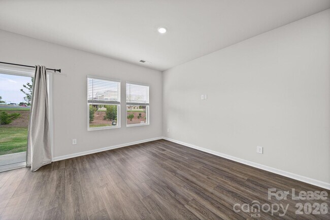 Building Photo - 4080 County Down Ave