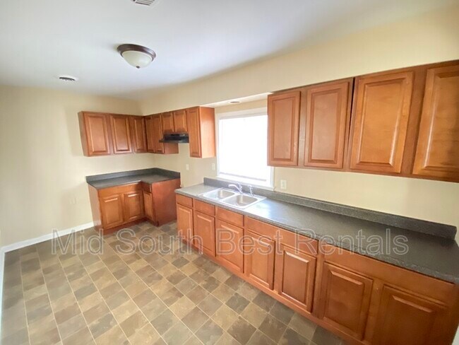Building Photo - 5396 Lochinvar Rd