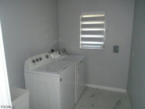 Building Photo - 1401 Everest Pkwy