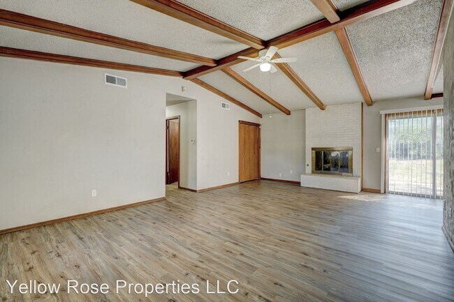 Building Photo - 3 br, 1.5 bath House - 28 Bainbridge Rd
