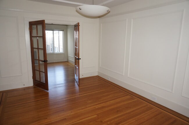 Apt # 302 living room - 1740 Washington St
