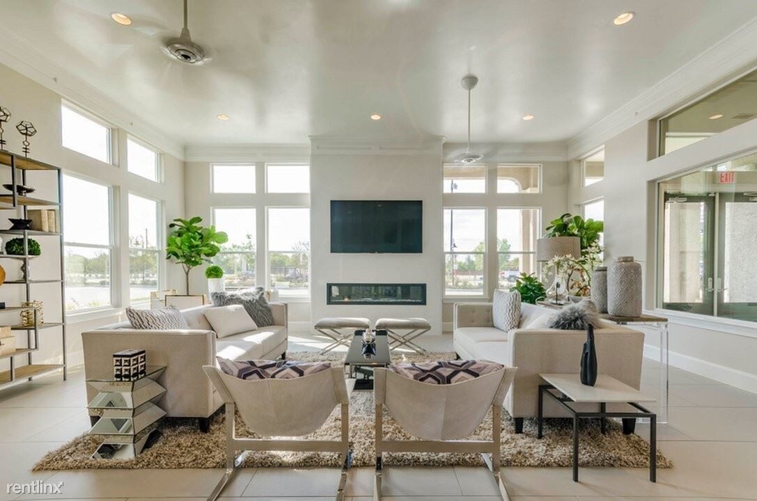 Primary Photo - 26493 E University Dr