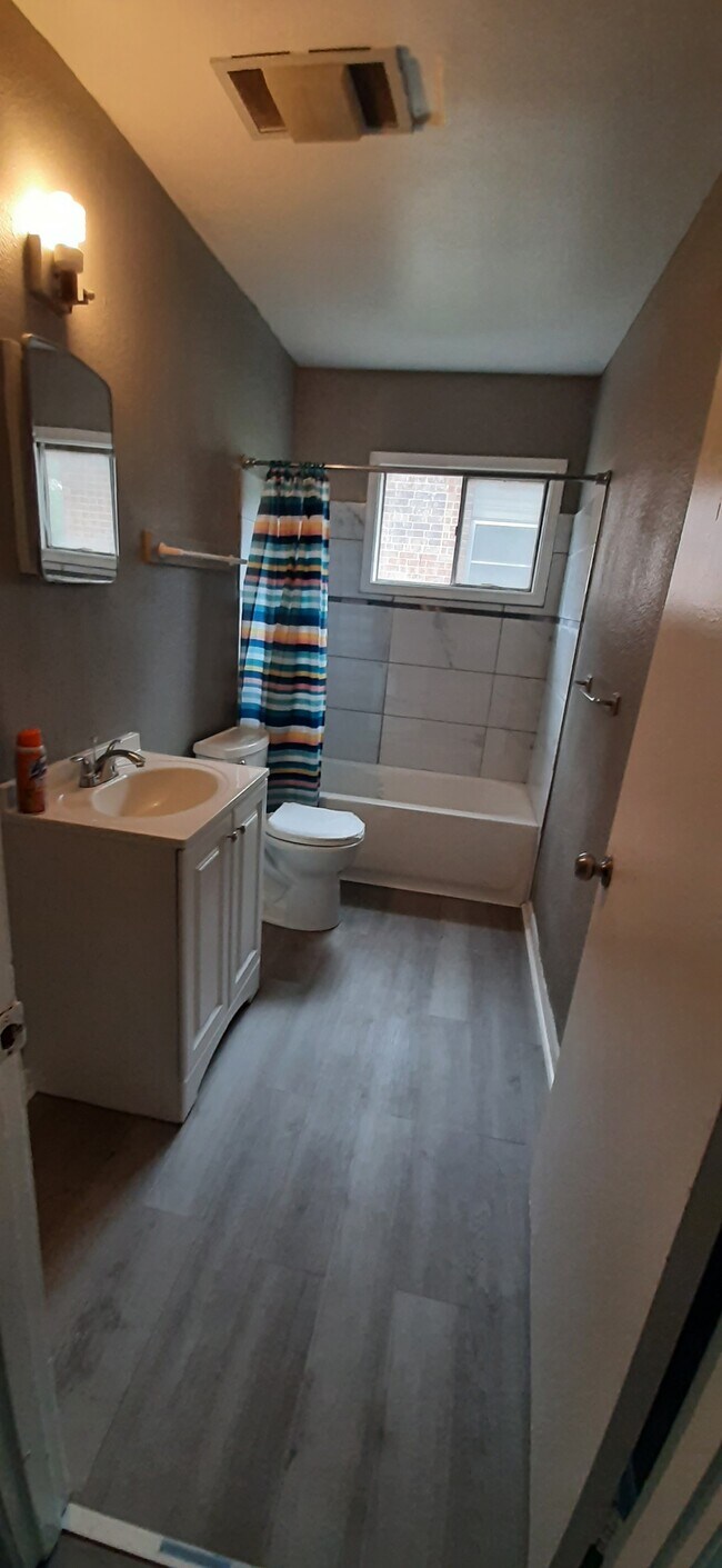 Building Photo - 4930 Dandridge Pl