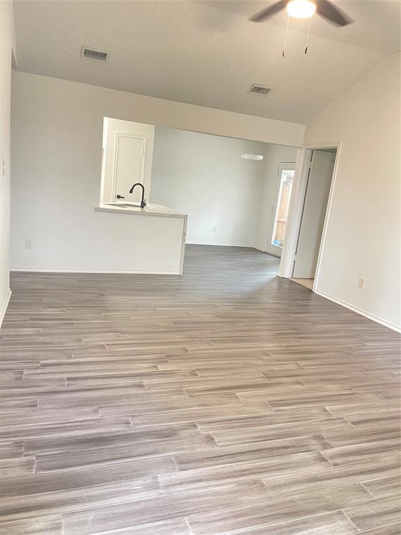 Foto del edificio - 22831 Red Leo Ln