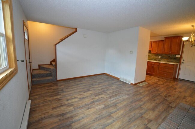 Foto del edificio - 100 Clover Ct