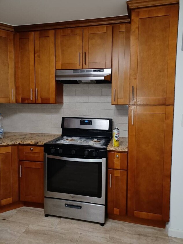 Primary Photo - 109-3-101107 107th St