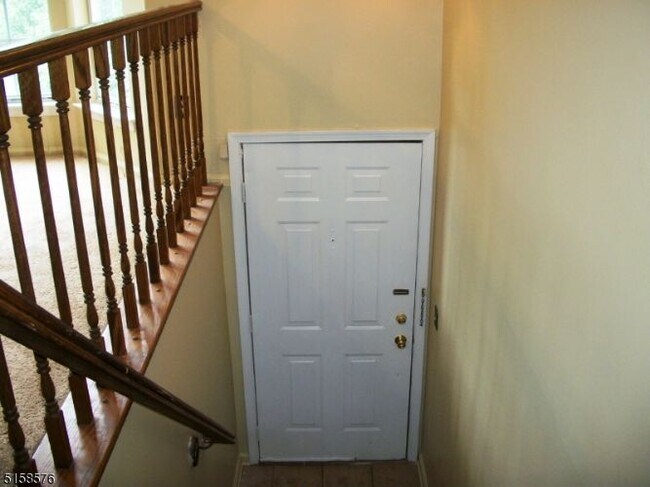 Foto del edificio - 220 Sapphire Ln