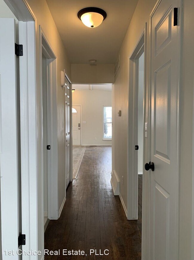 Building Photo - 3 br, 1.5 bath House - 4306 Old Castle Cir