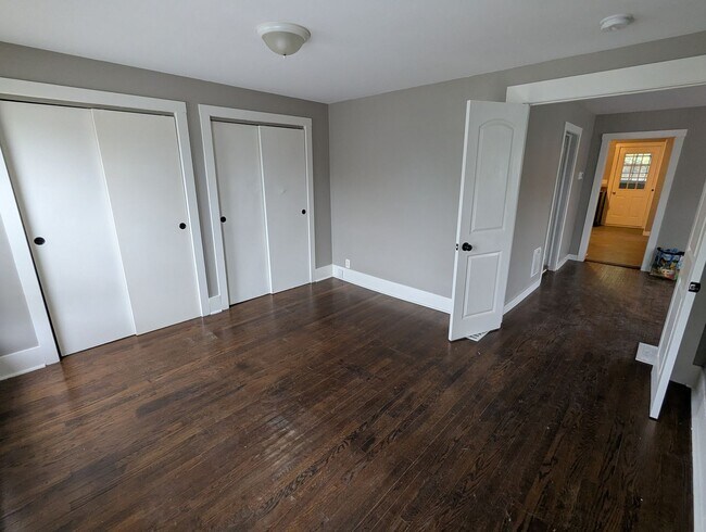 Foto del edificio - 302 Caroline Ave