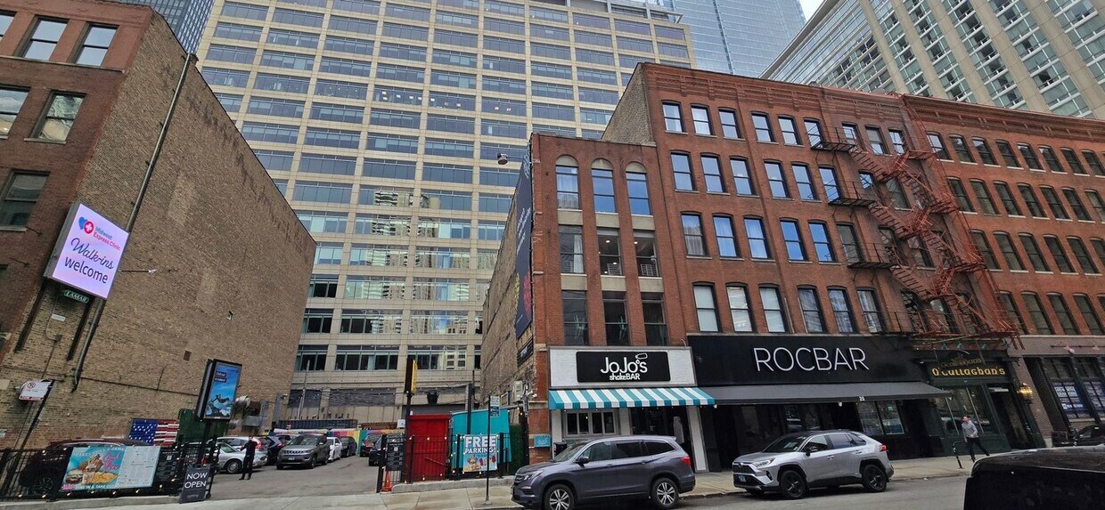 Primary Photo - 23 W Hubbard St