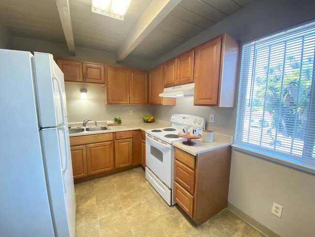Photo - 608 & 610 19th St Apartment