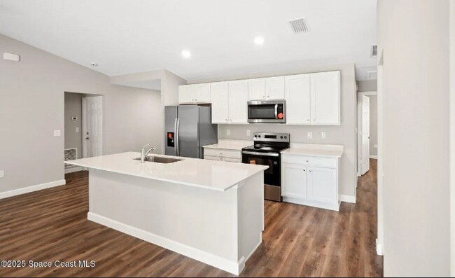 Foto del edificio - 1011 Webster Rd SE