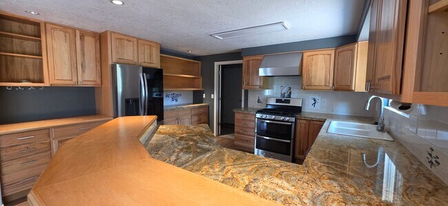 Foto del edificio - 5 bedroom home on a golf course in Boise Idaho