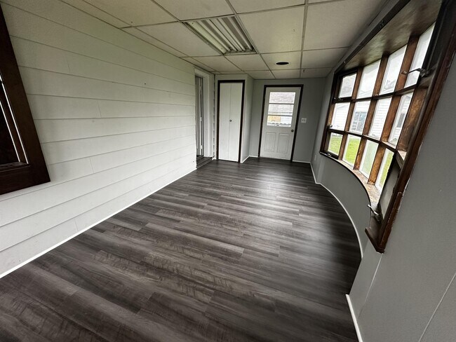 Building Photo - 113 Middleway Pike