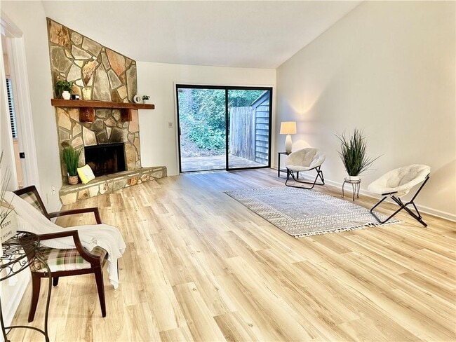Building Photo - 286 Toweridge Dr SW