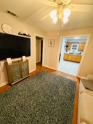 Foto del edificio - 998 N 6th St