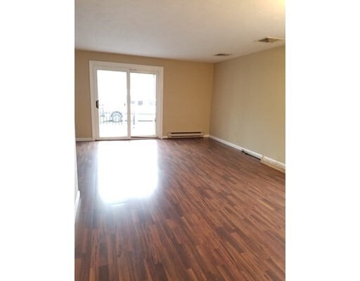 Building Photo - 37 Key St