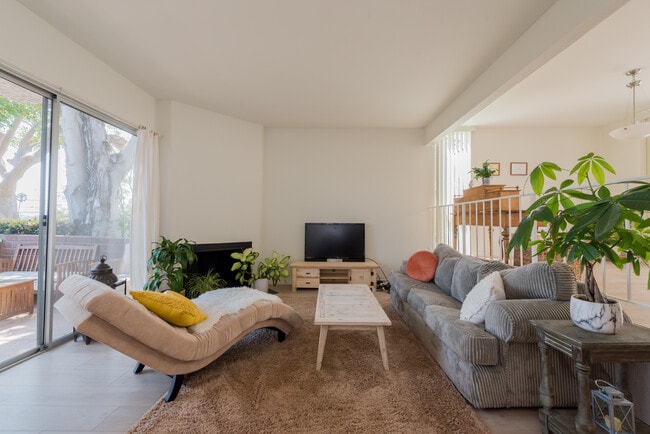 Building Photo - 28320 Rey de Copas Ln