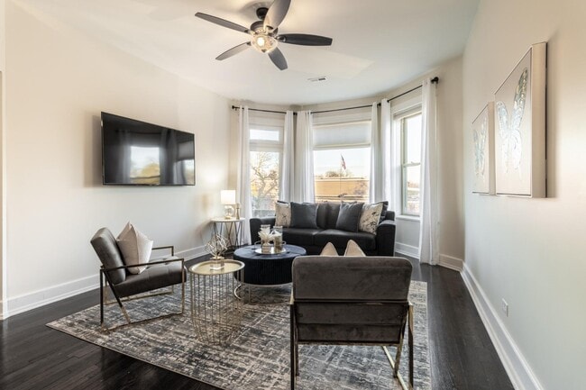 Building Photo - 5536 S King Dr