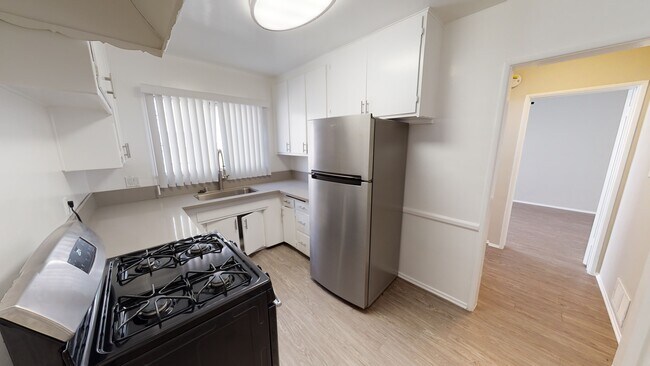 Foto del edificio - 5315 Whitsett Ave