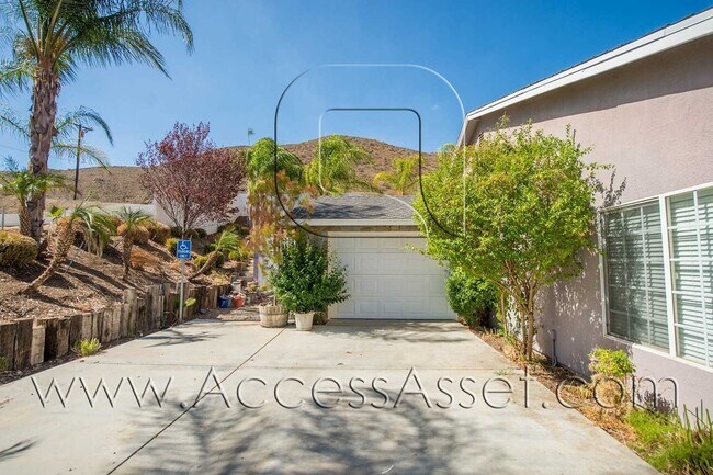 Foto del edificio - Epitome Of Tranquility In This 3 Bed/2 Bat...