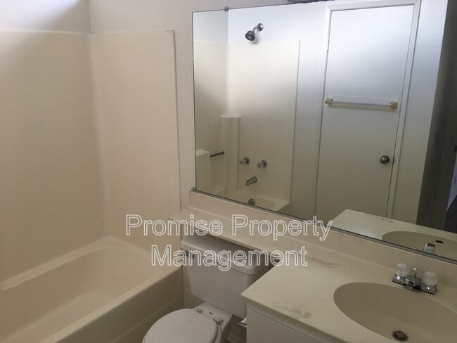 Foto del edificio - 1744 Calle Platico