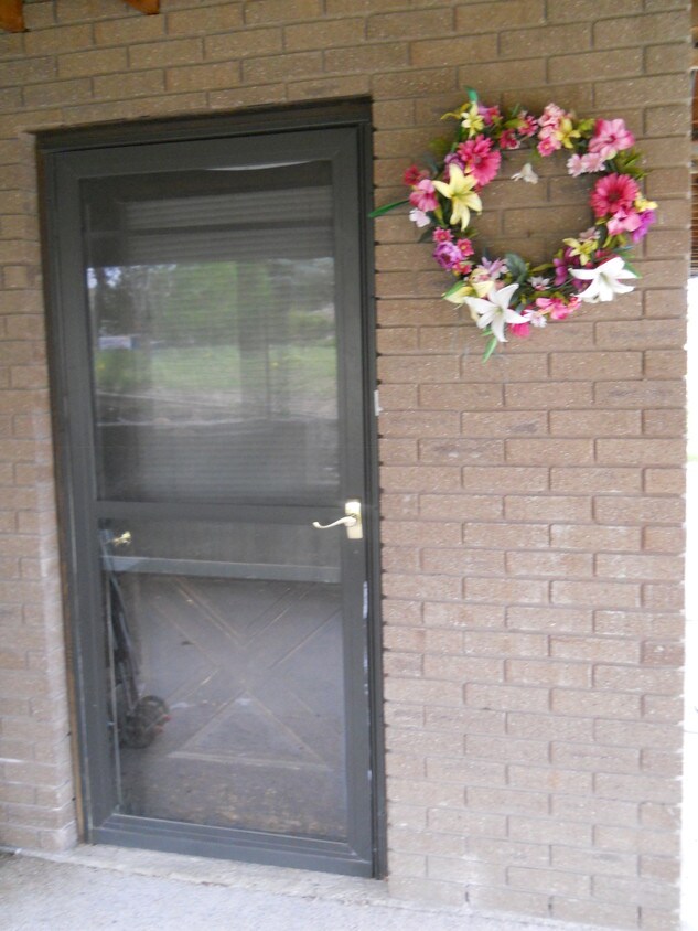 Front Entry - 720 N 1550 W