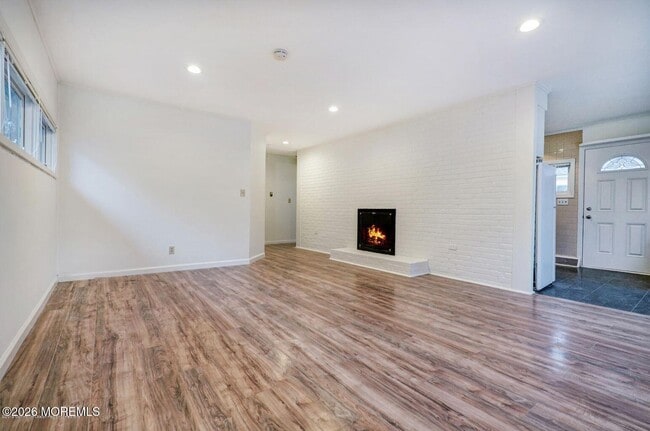 Building Photo - 59 Lakewood Rd