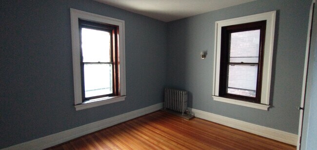 Foto del edificio - 402 Clinton Ave