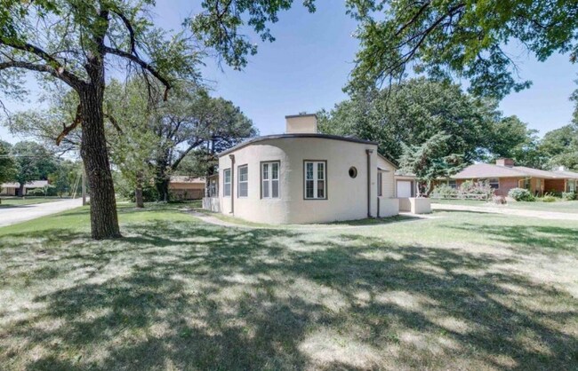 Building Photo - 155 S Ridgewood Dr